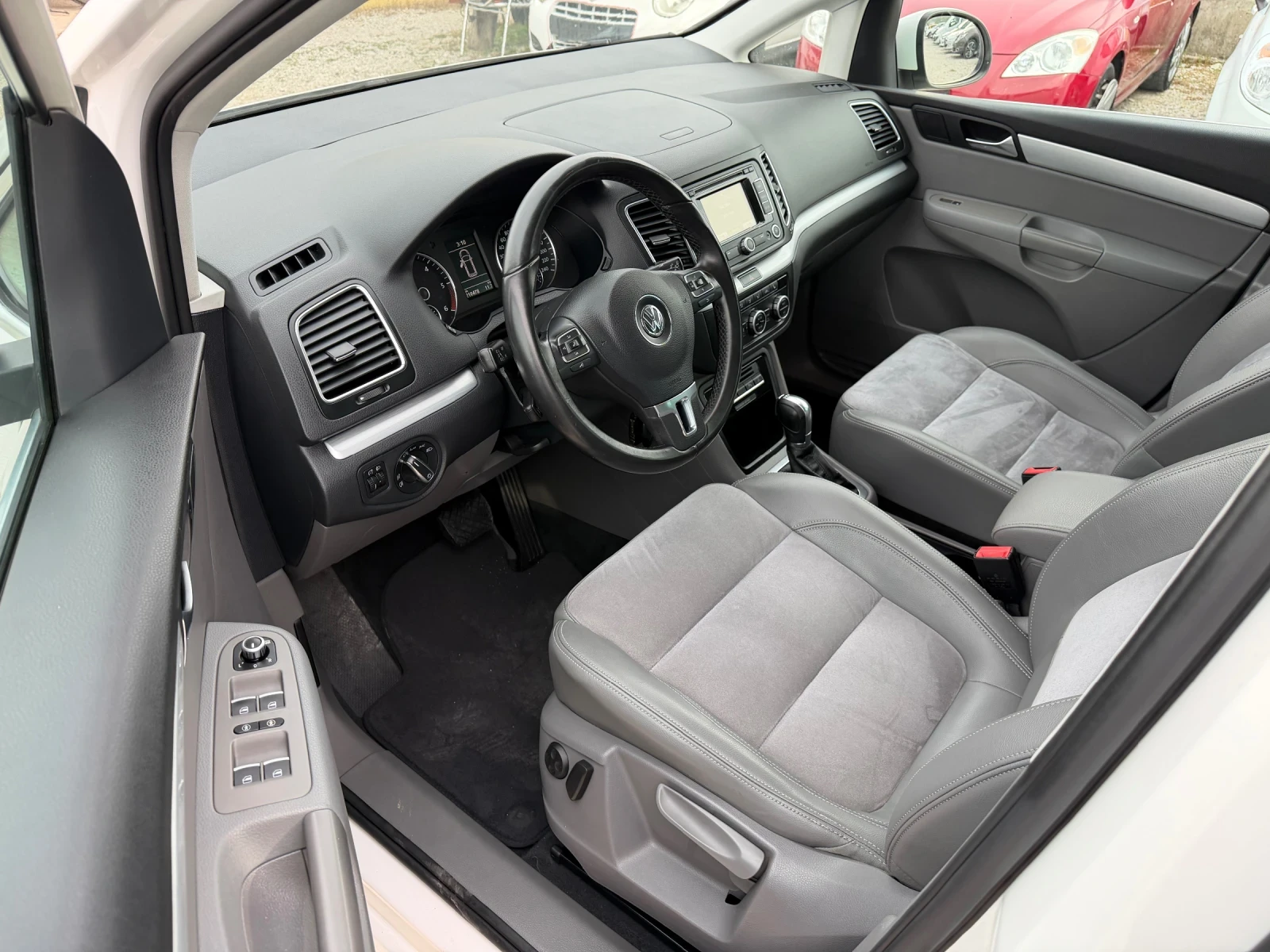 VW Sharan 2.0/140кс EVRO5b Автоматик Кожа Нави - изображение 9