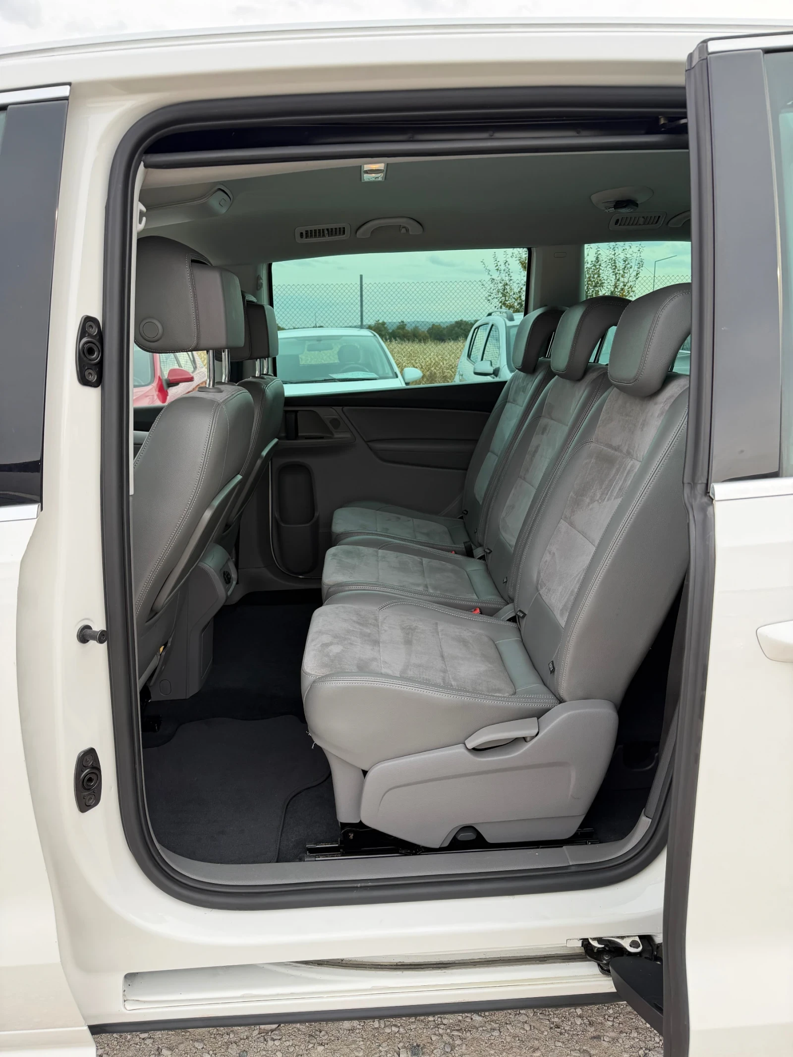 VW Sharan 2.0/140кс EVRO5b Автоматик Кожа Нави - изображение 10