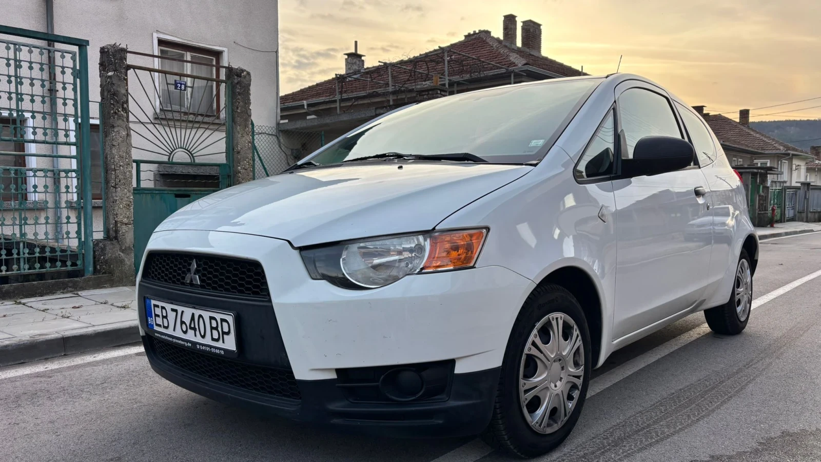 Mitsubishi Colt 1.0 - изображение 4