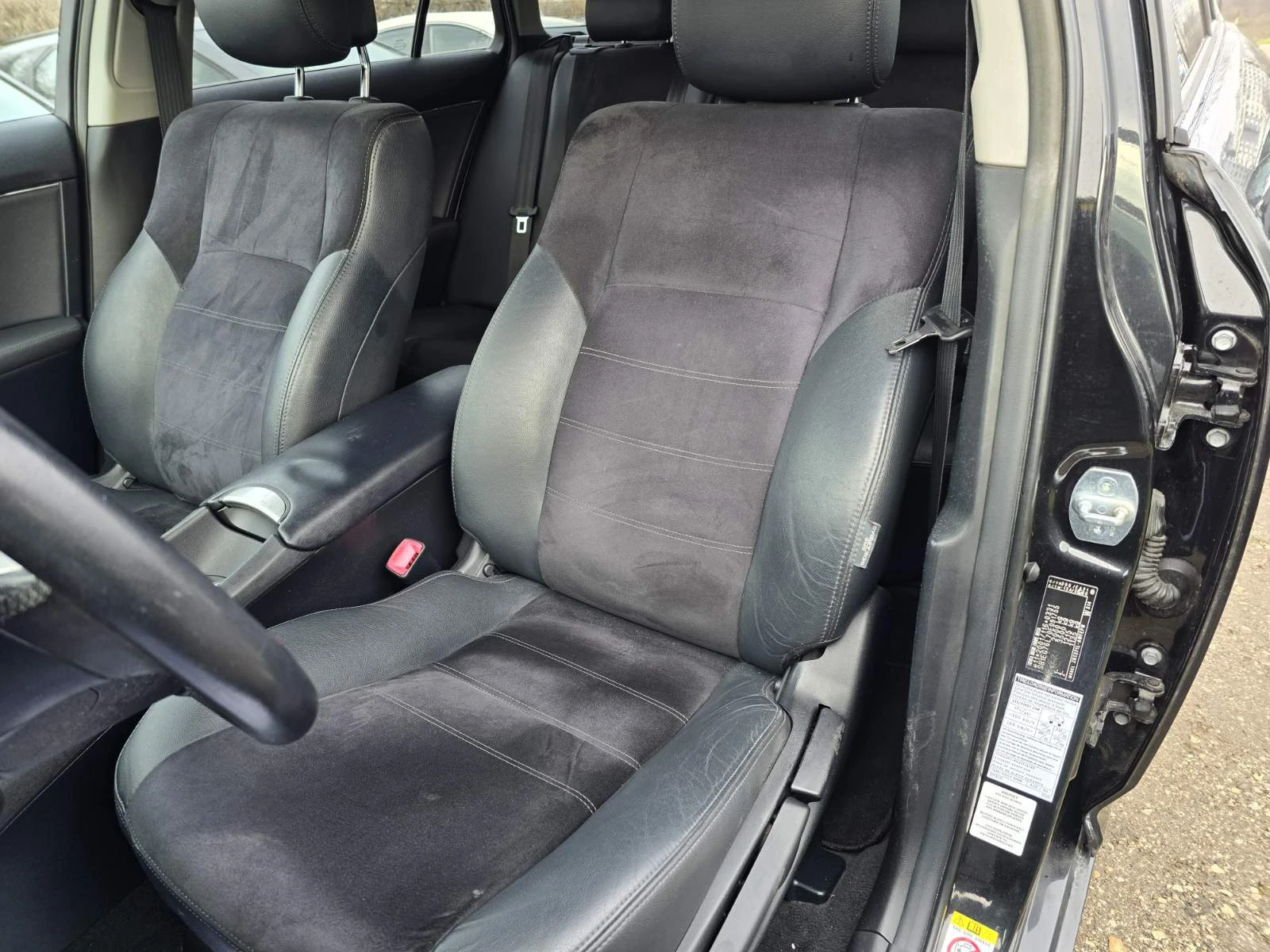 Toyota Avensis ПЕРФЕКТЕН/1.8i/147hp - изображение 9