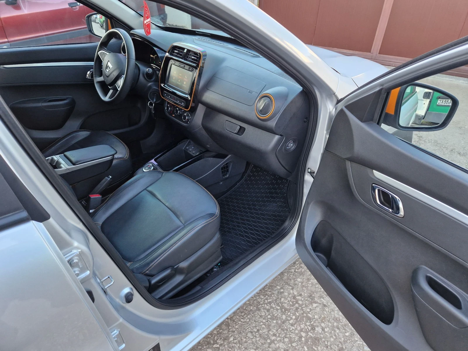 Dacia Spring, снимка 6 - Автомобили и джипове - 53806791