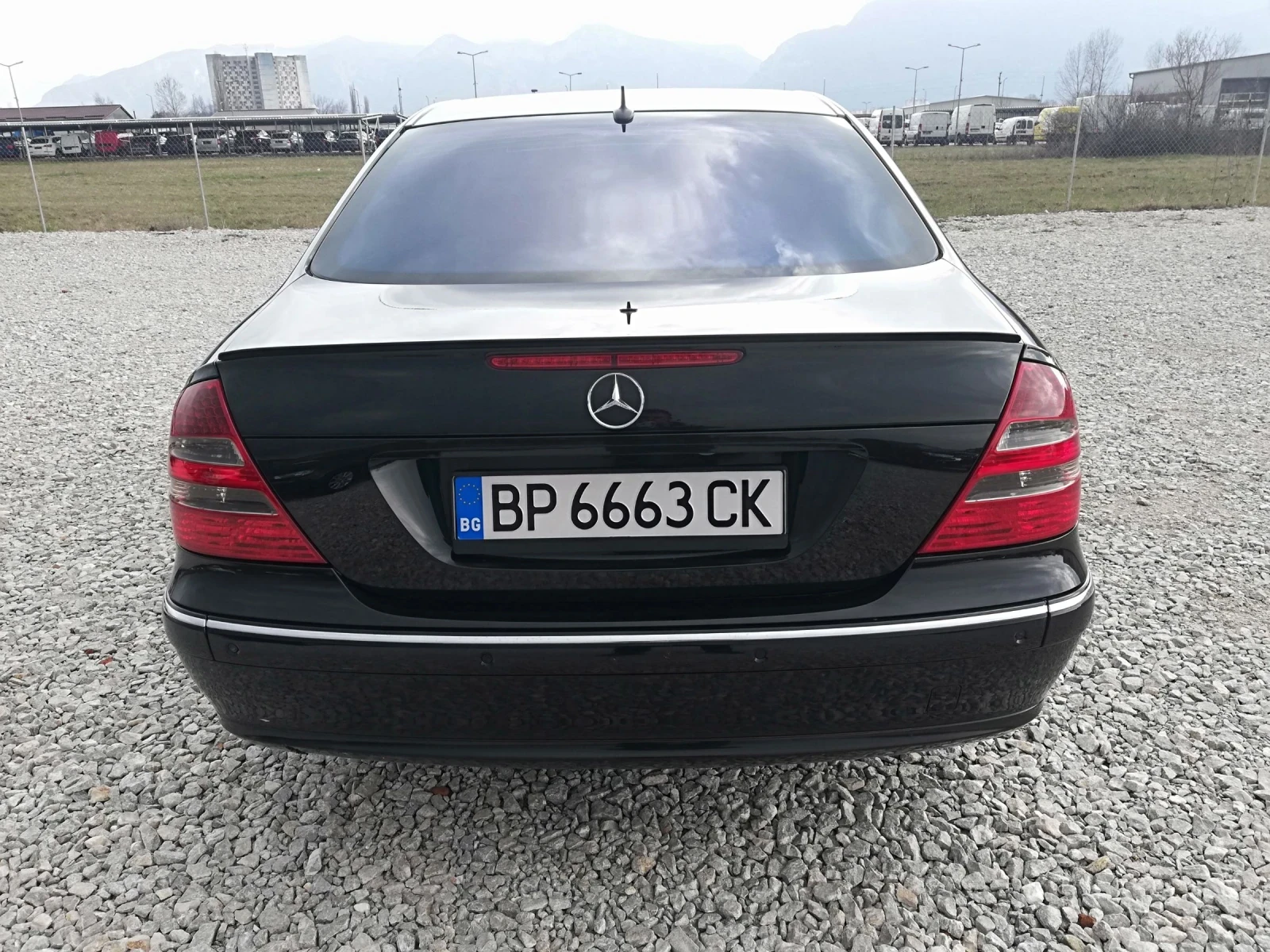 Mercedes-Benz E 220 2.2D NAVI AVT AVANGARD, снимка 5 - Автомобили и джипове - 53963290