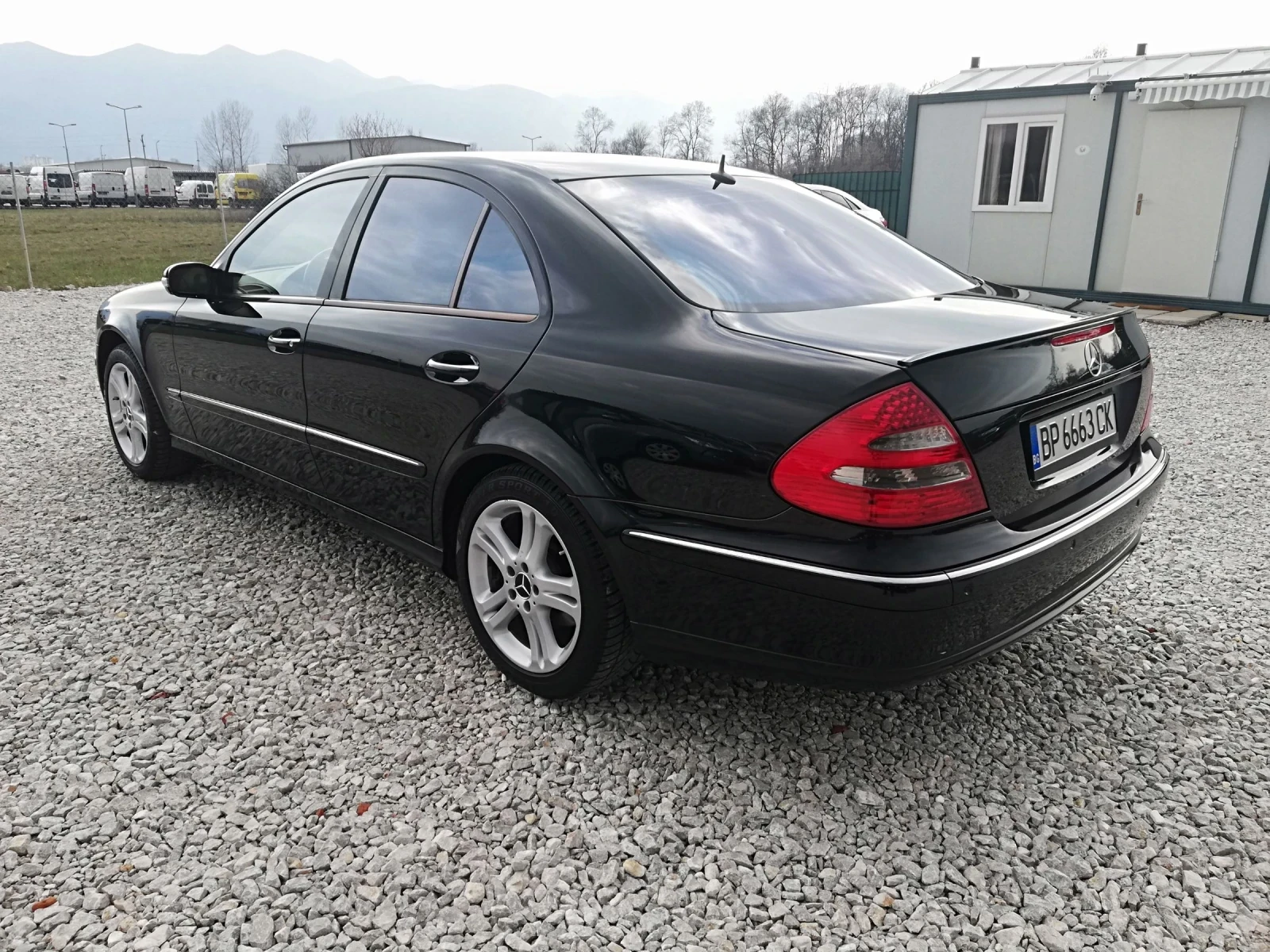 Mercedes-Benz E 220 2.2D NAVI AVT AVANGARD, снимка 4 - Автомобили и джипове - 53963290