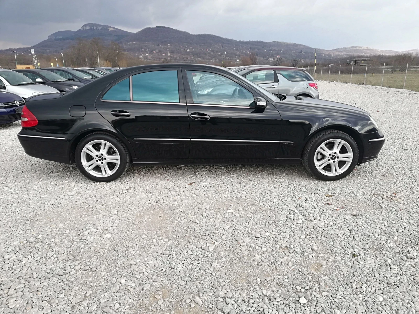 Mercedes-Benz E 220 2.2D NAVI AVT AVANGARD, снимка 7 - Автомобили и джипове - 53963290