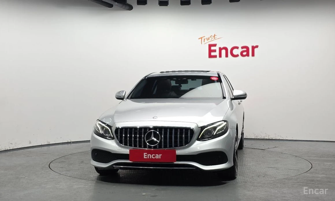 Mercedes-Benz E 220, снимка 3 - Автомобили и джипове - 53972800