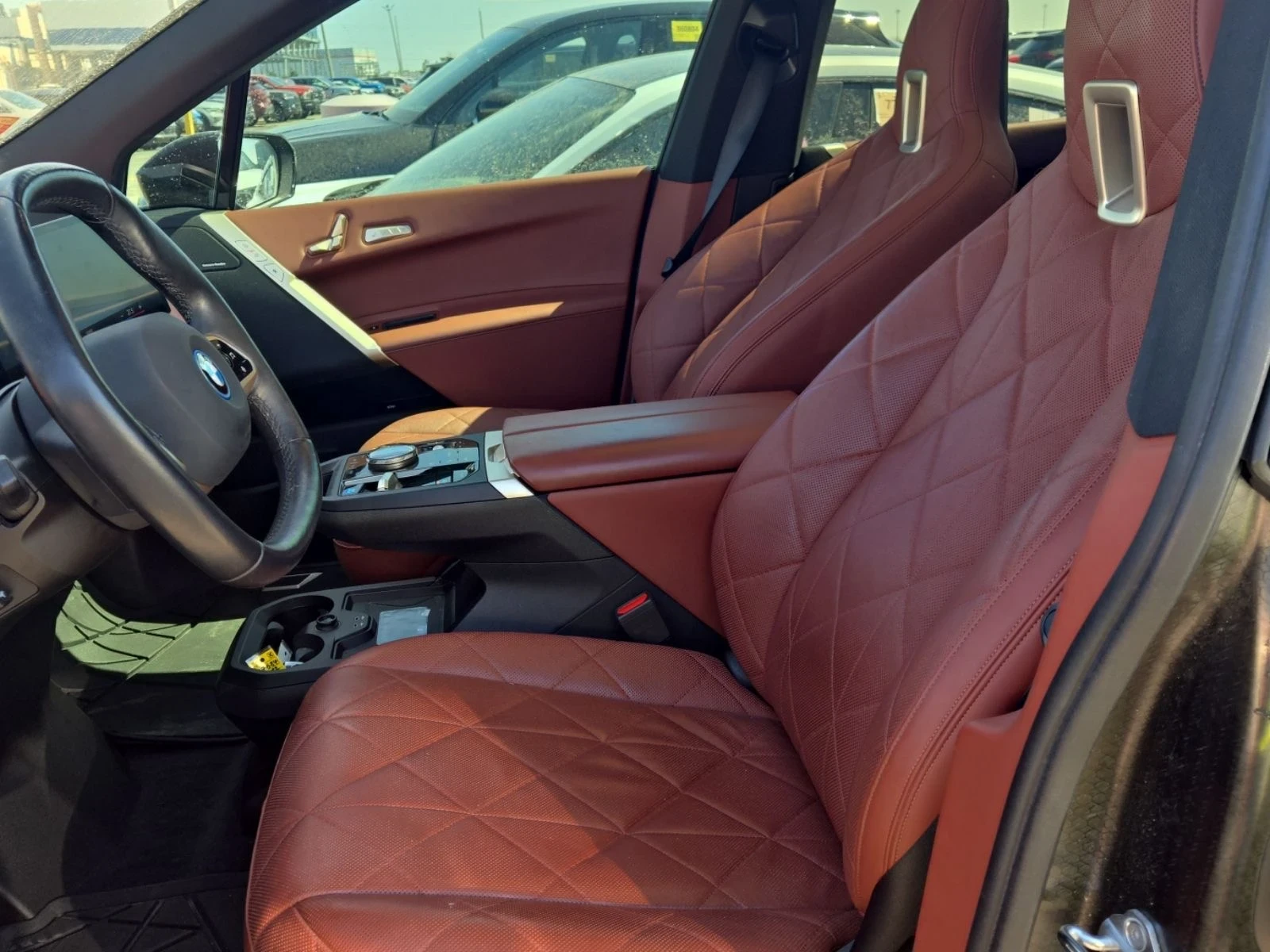 BMW iX Xdrive50* Harman/Kardon* 360View* CarPlay* , снимка 5 - Автомобили и джипове - 54204302