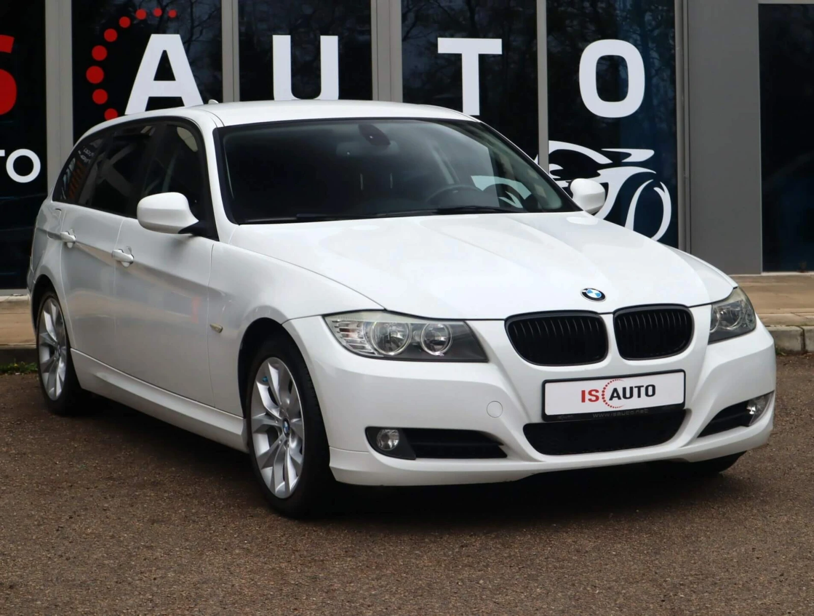 BMW 318 D/Cruise Control/PDC/USB/Navigation Professional, снимка 3 - Автомобили и джипове - 54309785