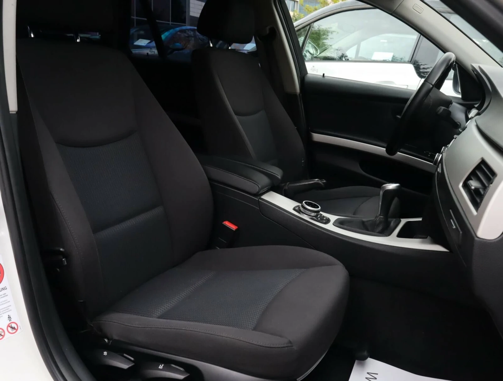 BMW 318 D/Cruise Control/PDC/USB/Navigation Professional, снимка 9 - Автомобили и джипове - 54309785