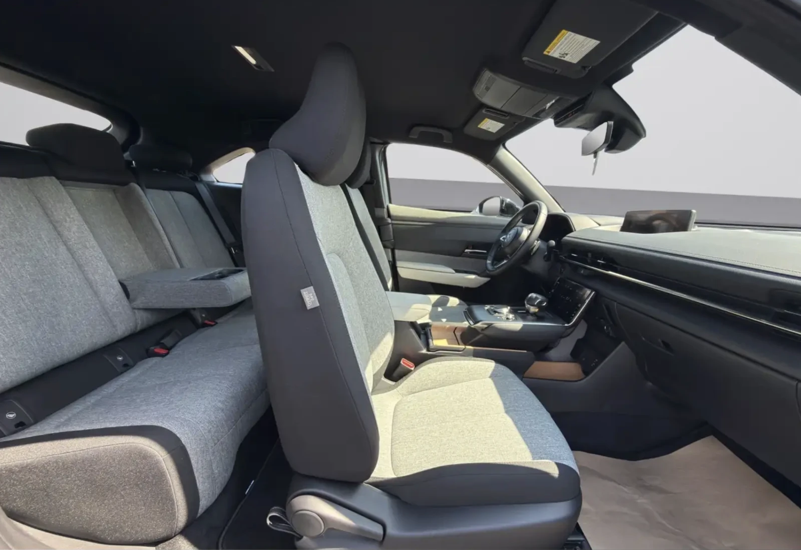 Mazda MX-30 GX/НОВА/ 1 400 км!, снимка 14 - Автомобили и джипове - 54342388