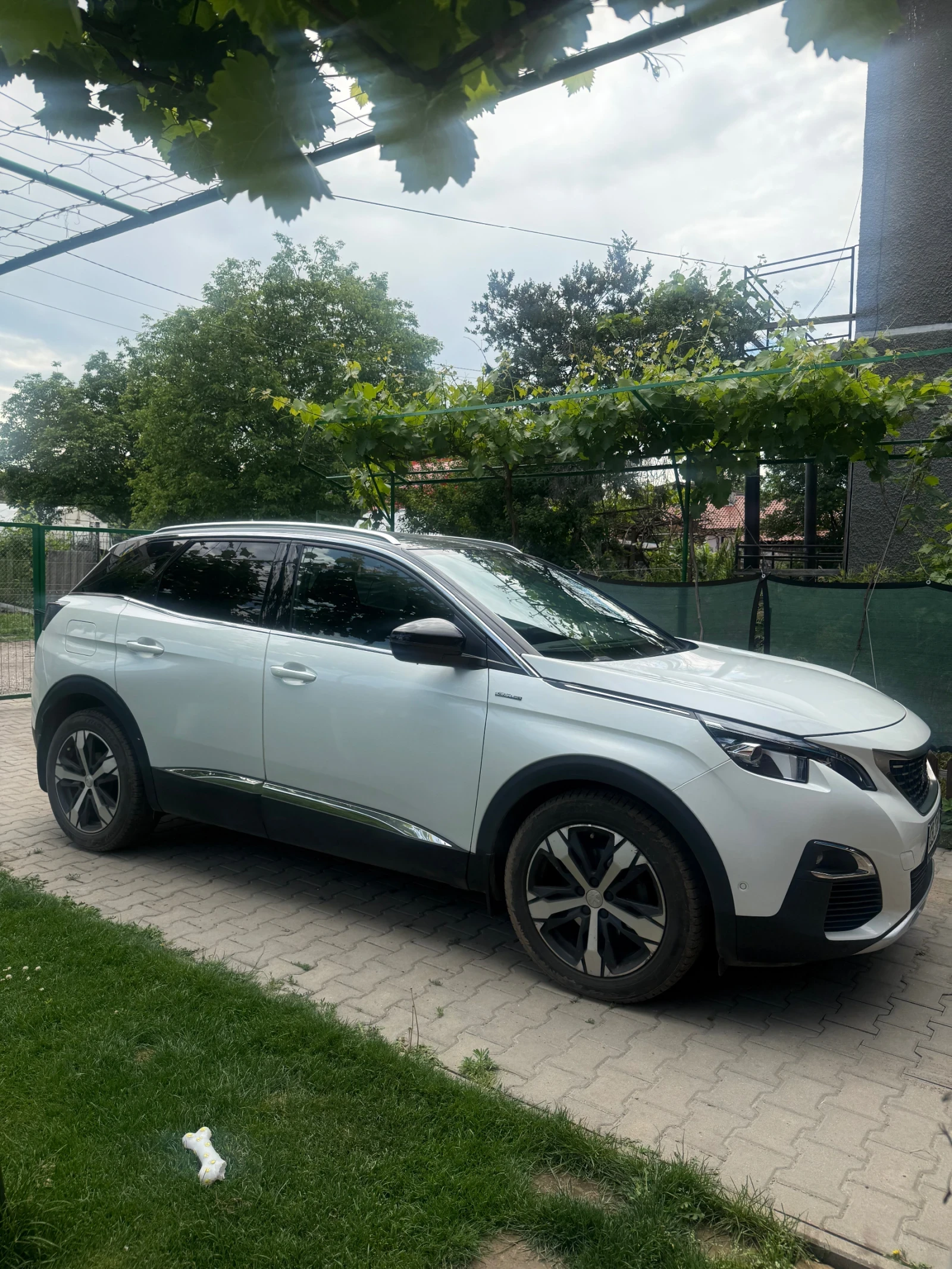 Peugeot 3008 1.6 Blue HDI GT Line, снимка 2 - Автомобили и джипове - 54801543