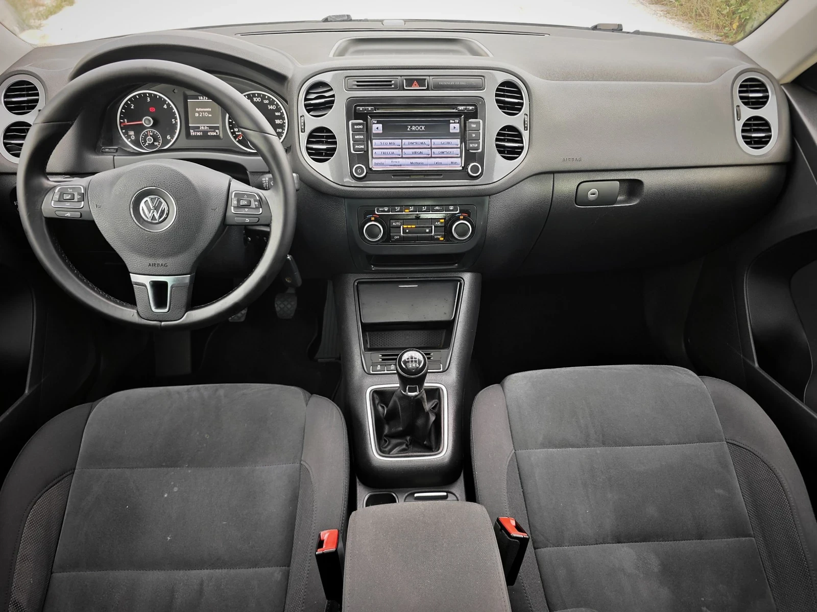 VW Touran * FACE* NAVI* PANORAMA* FULL* , снимка 10 - Автомобили и джипове - 55137725
