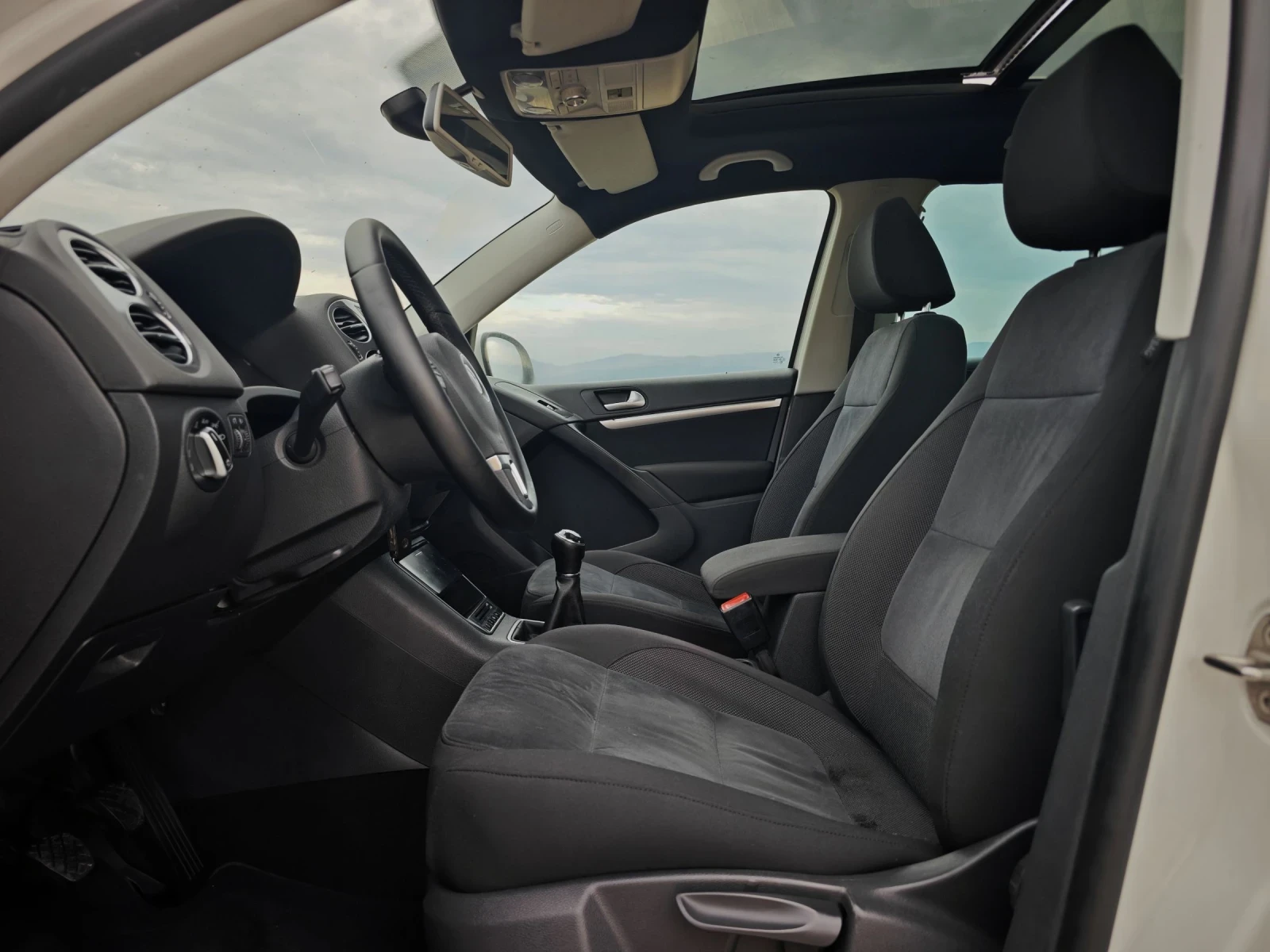 VW Touran * FACE* NAVI* PANORAMA* FULL* , снимка 8 - Автомобили и джипове - 55137725