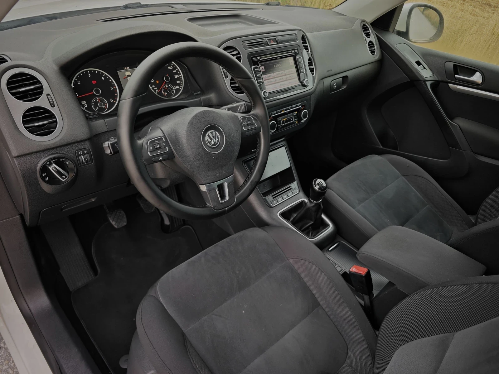 VW Touran * FACE* NAVI* PANORAMA* FULL* , снимка 9 - Автомобили и джипове - 55137725
