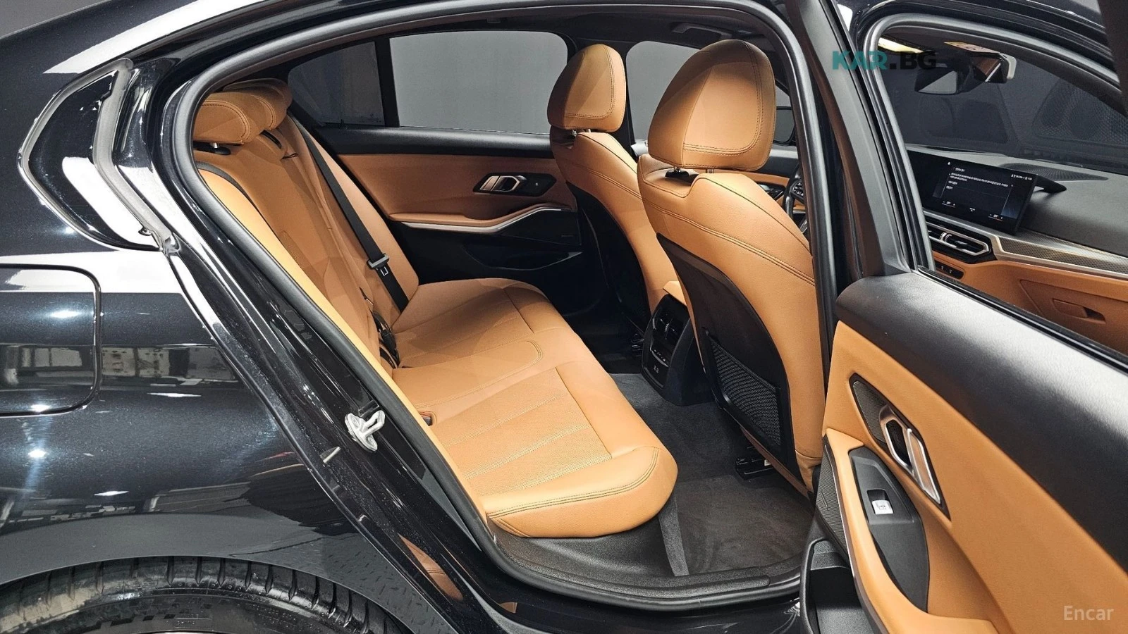 BMW 320 MSPORT* ДИСТРОНИК* ПОДГРЕВ* КАМЕРА* HUD* SUNROOF* , снимка 11 - Автомобили и джипове - 55395395
