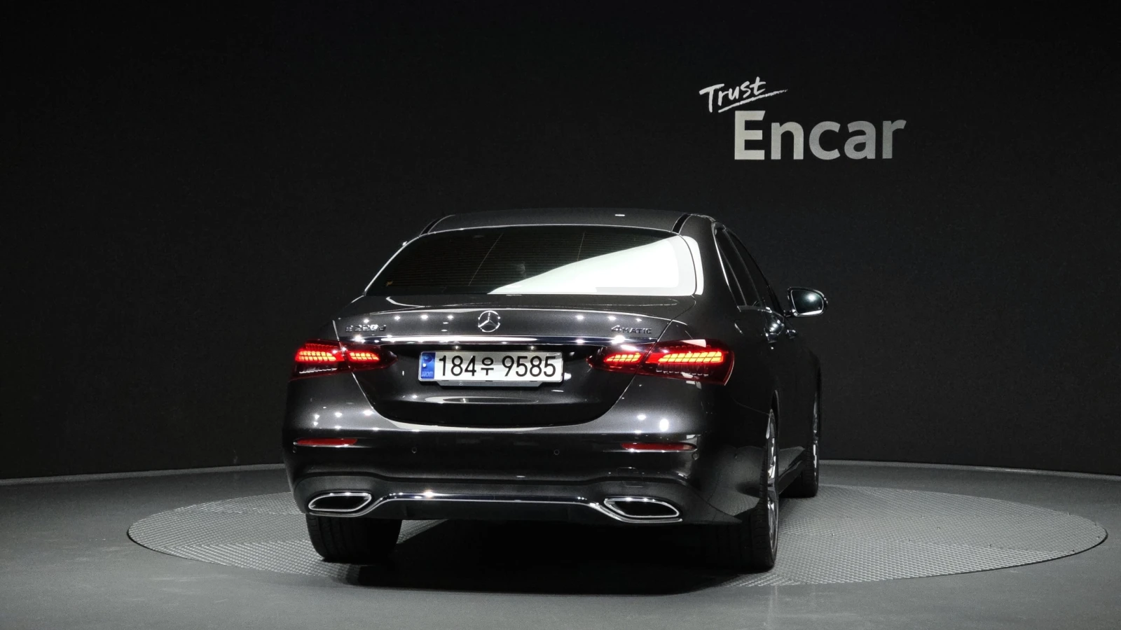 Mercedes-Benz E 220 AMG LINE* 4MATIC, снимка 4 - Автомобили и джипове - 55952800