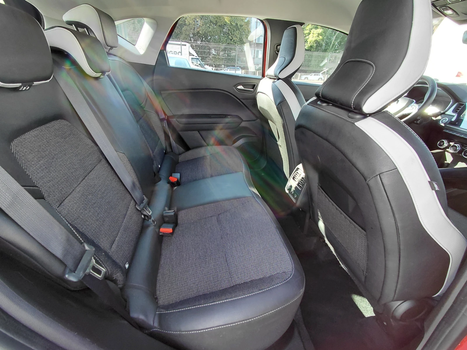 Renault Captur techno E-Tech full hybrid 145, снимка 15 - Автомобили и джипове - 56130115