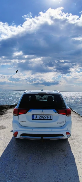 Mitsubishi Outlander 2.0 PHEV | Auto.bg — изображение 5