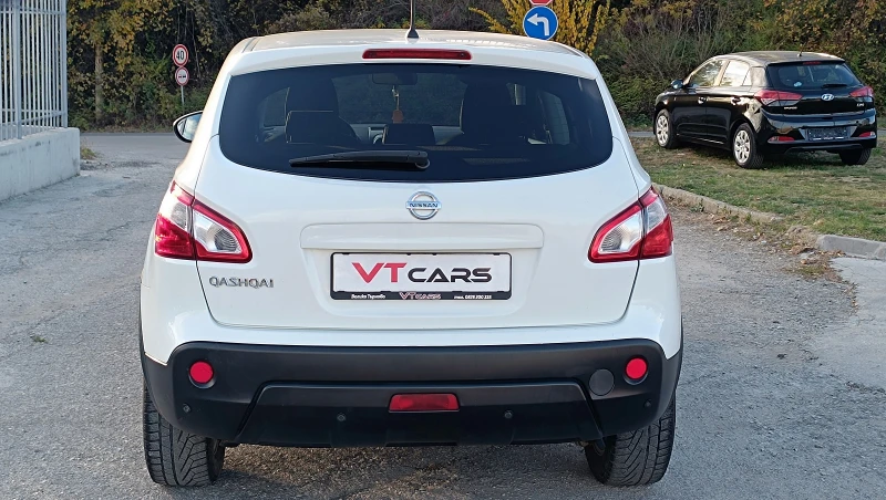 Nissan Qashqai 1.6i, снимка 4 - Автомобили и джипове - 47880949