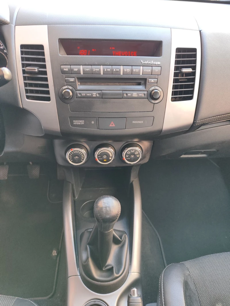 Mitsubishi Outlander 2.0 Intro Edition, снимка 9 - Автомобили и джипове - 49232312