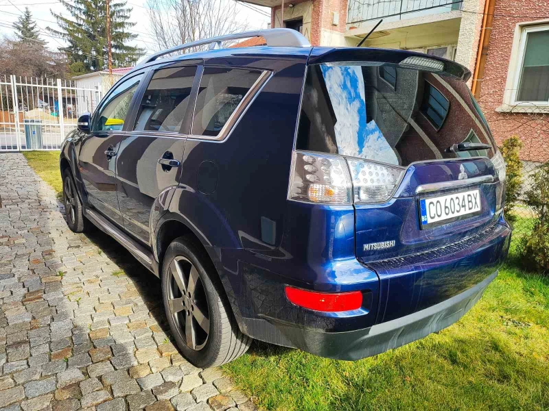 Mitsubishi Outlander 2.0 Intro Edition, снимка 4 - Автомобили и джипове - 49232312