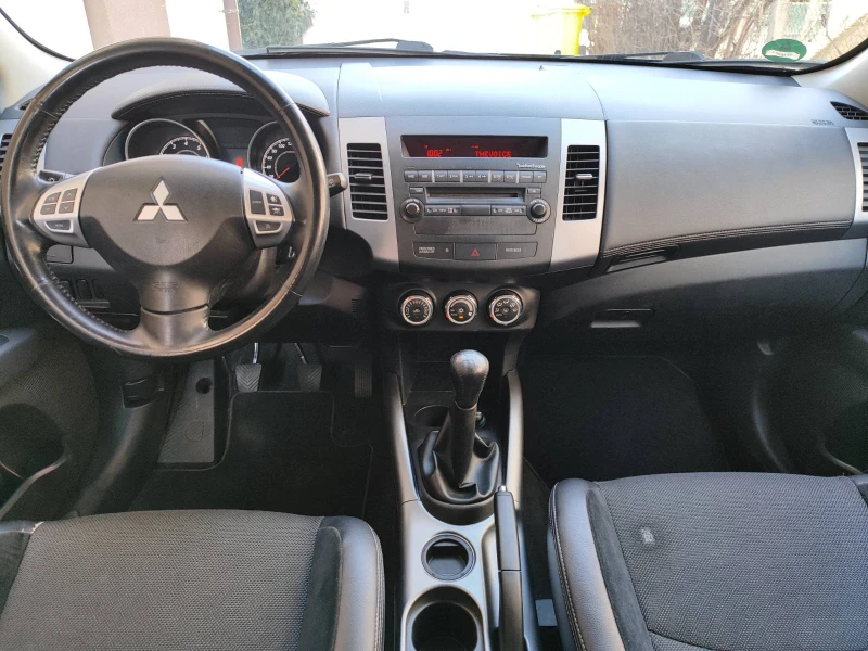 Mitsubishi Outlander 2.0 Intro Edition, снимка 7 - Автомобили и джипове - 49232312