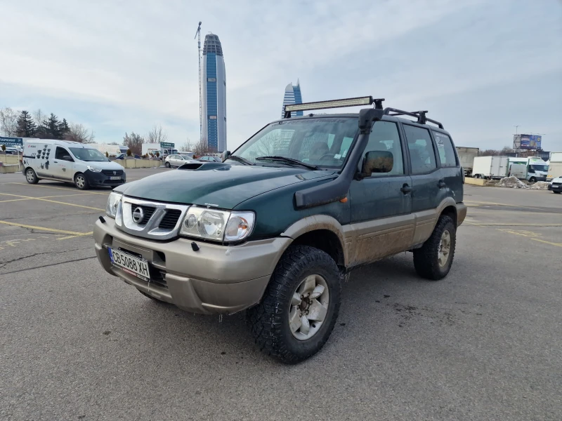 Nissan Terrano 3.0, снимка 6 - Автомобили и джипове - 49236624