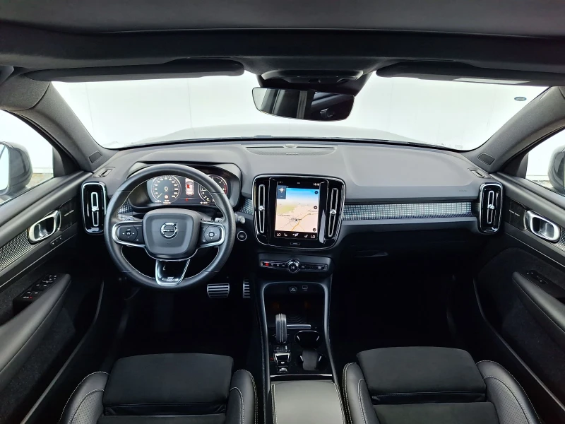 Volvo XC40 R- Design 190kc 4x4 ПЪЛНА СЕРВИЗНА ИСТОРИЯ , снимка 8 - Автомобили и джипове - 51396792