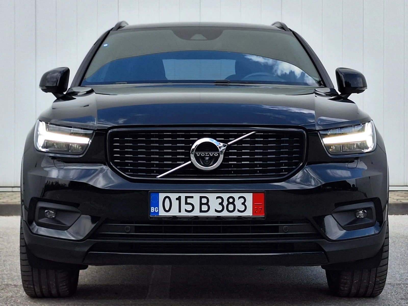 Volvo XC40 R- Design 190kc 4x4 ПЪЛНА СЕРВИЗНА ИСТОРИЯ , снимка 1