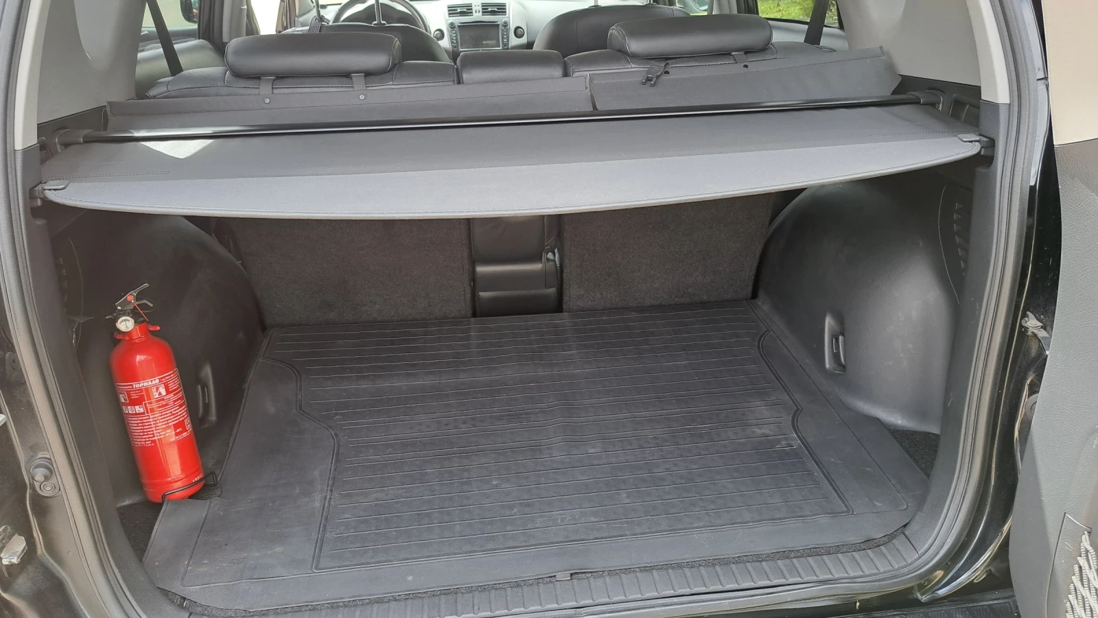 Toyota Rav4 2.2 Diesel 4x4 177 к.с. Перфектна !!! - изображение 3
