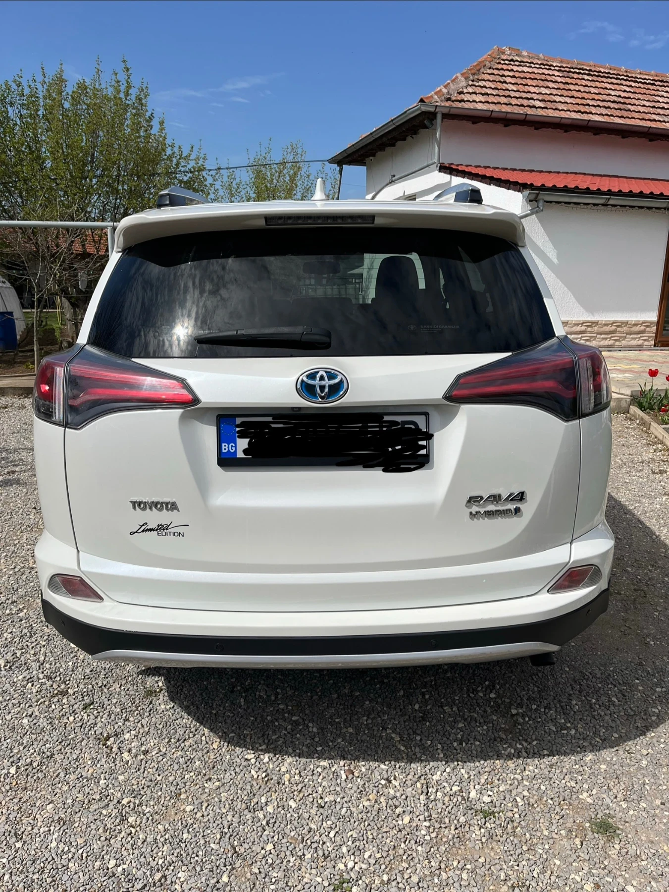 Toyota Rav4 Hybrid - изображение 8