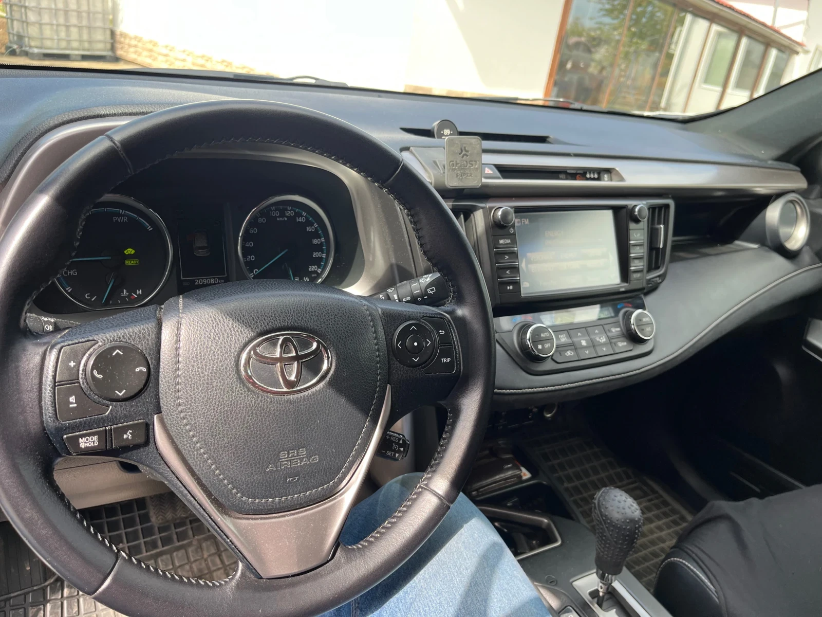 Toyota Rav4 Hybrid - изображение 9