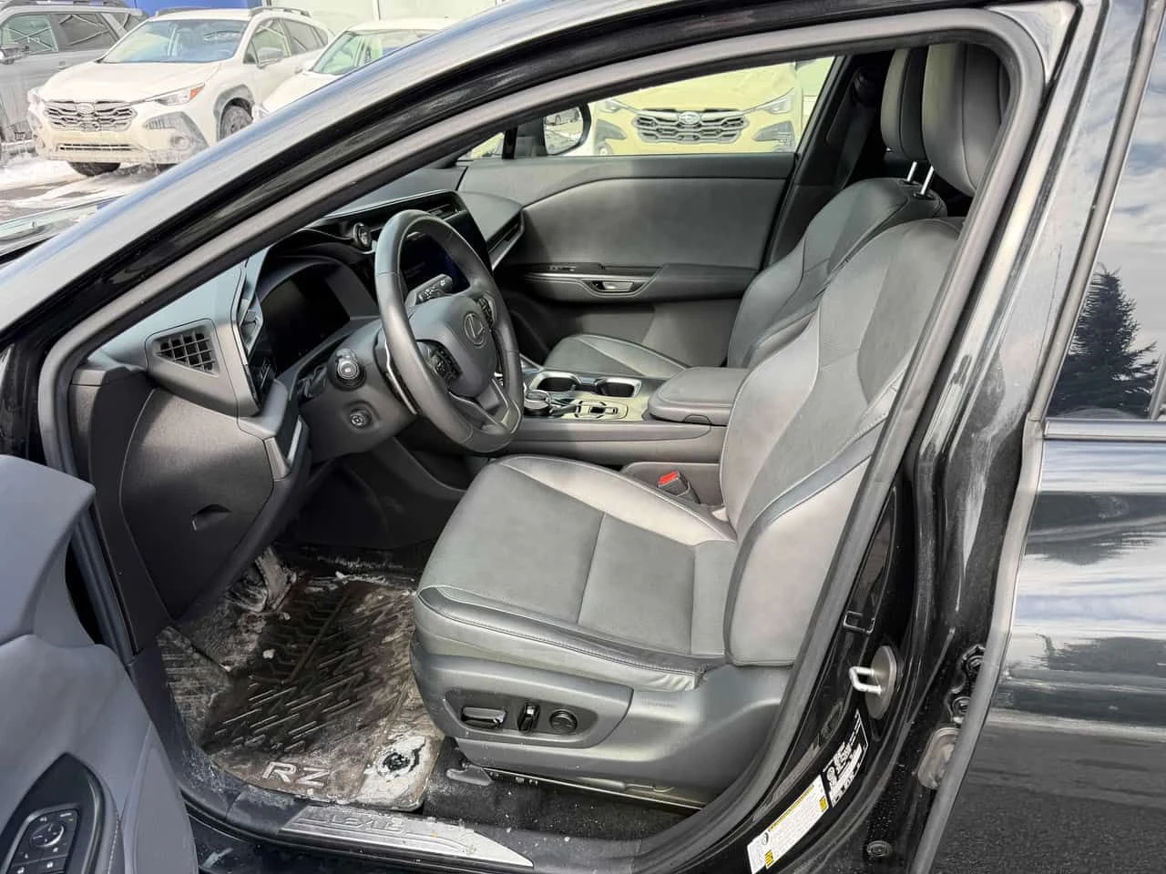 Lexus RZ 450e  CARFAX - изображение 5