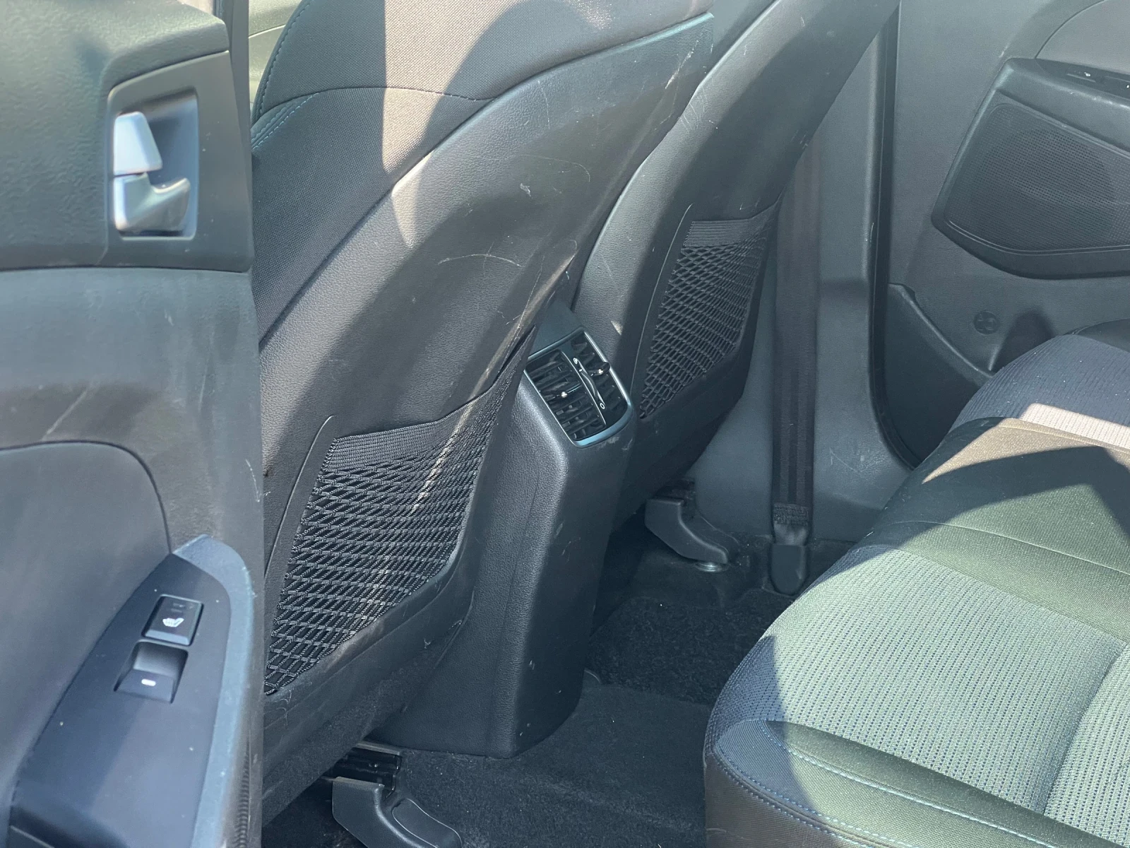 Hyundai Tucson 1.6GDI, снимка 12 - Автомобили и джипове - 53983179