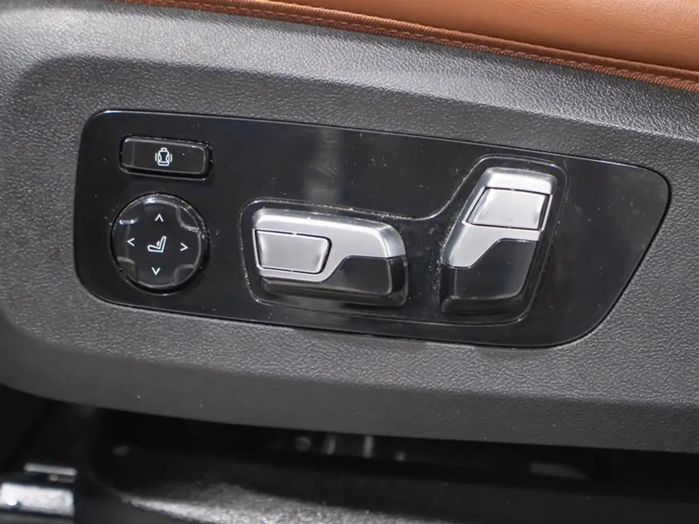 BMW X5 M50i * AвтоКредит * (ЦЕНА ДО БГ), снимка 16 - Автомобили и джипове - 54897119