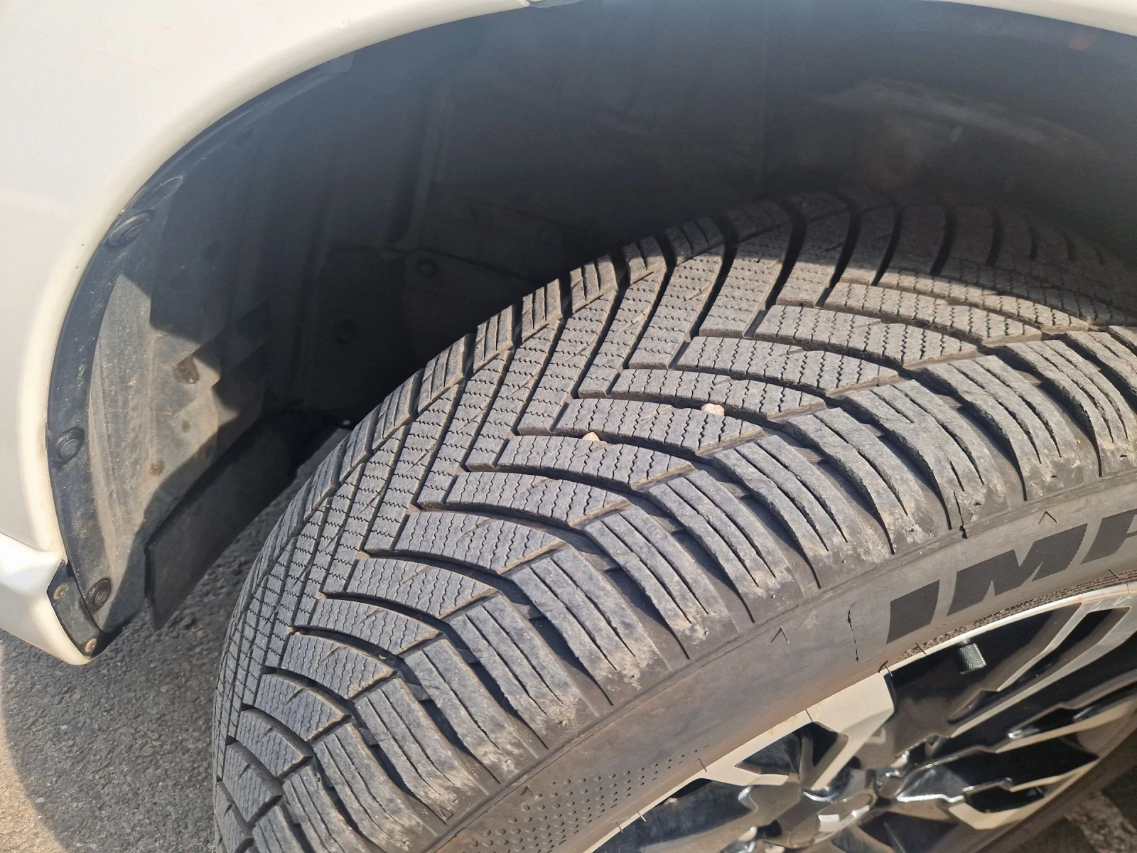 Mitsubishi Outlander 2.0 PHEV, снимка 8 - Автомобили и джипове - 54918396
