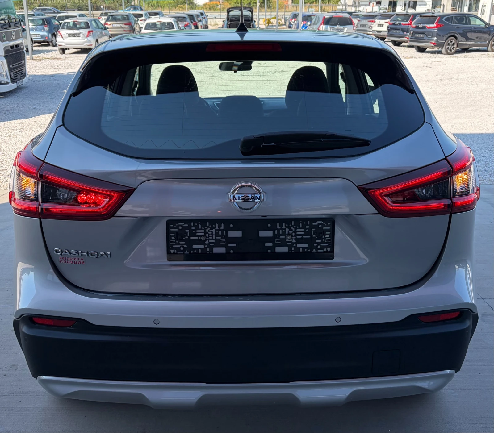 Nissan Qashqai 1.5dci, снимка 5 - Автомобили и джипове - 55747459
