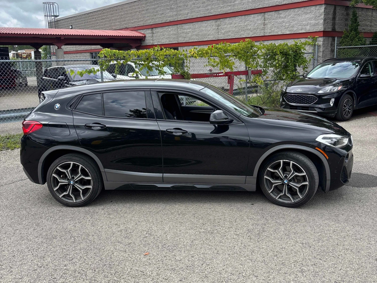 BMW X2 * xDrive28i * CARFAX * БЕЗ ПЪРВОНАЧАЛНА ВНОСКА, снимка 3 - Автомобили и джипове - 55858175