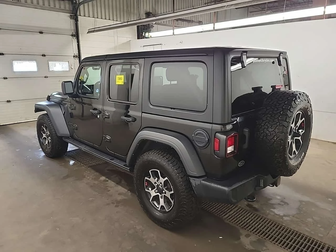 Jeep Wrangler 3.6L UNLIMITED SPORT| ОПЦИЯ ЗА ФИНАНСИРАНЕ, снимка 4 - Автомобили и джипове - 56165006