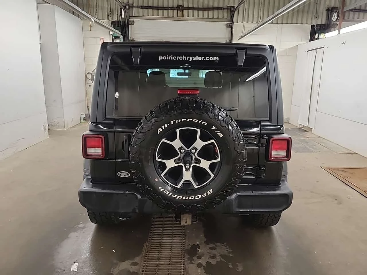 Jeep Wrangler 3.6L UNLIMITED SPORT| ОПЦИЯ ЗА ФИНАНСИРАНЕ, снимка 17 - Автомобили и джипове - 56165006