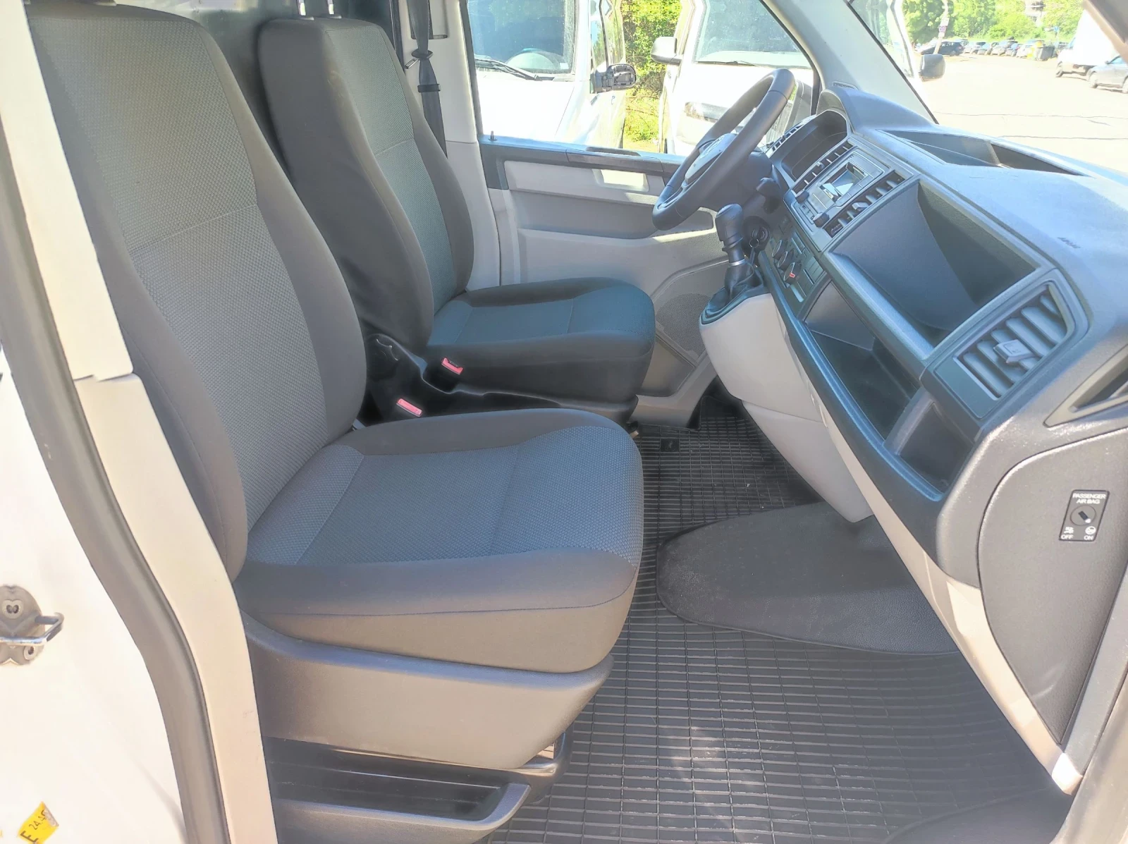 VW Transporter 2.0TDI, снимка 3 - Бусове и автобуси - 54611271