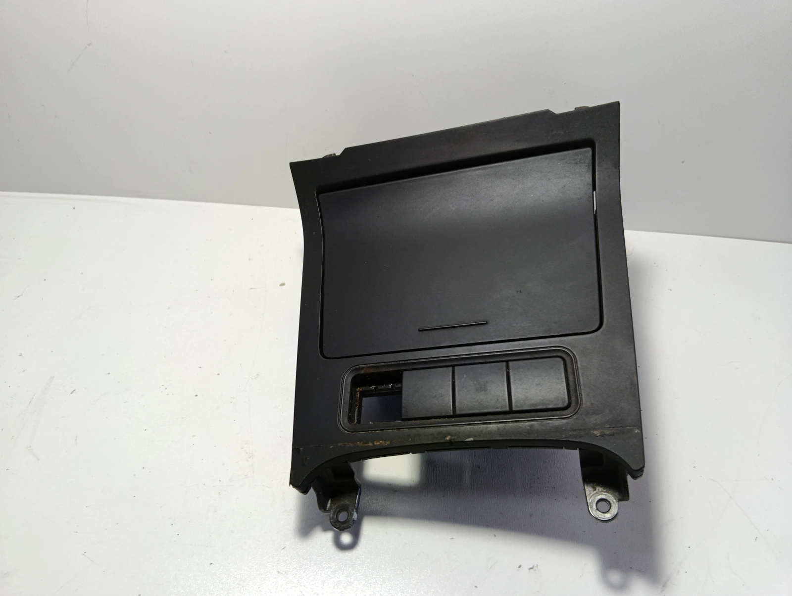 пепелник преден 1K0857961 VW Golf