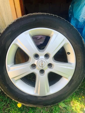 ����� �� �������� �� ���� � ������ 205/55R16 �� Opel Zafira