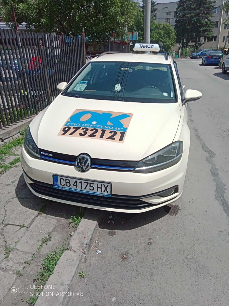 VW Golf Variant Комби, снимка 2 - Автомобили и джипове - 47700604