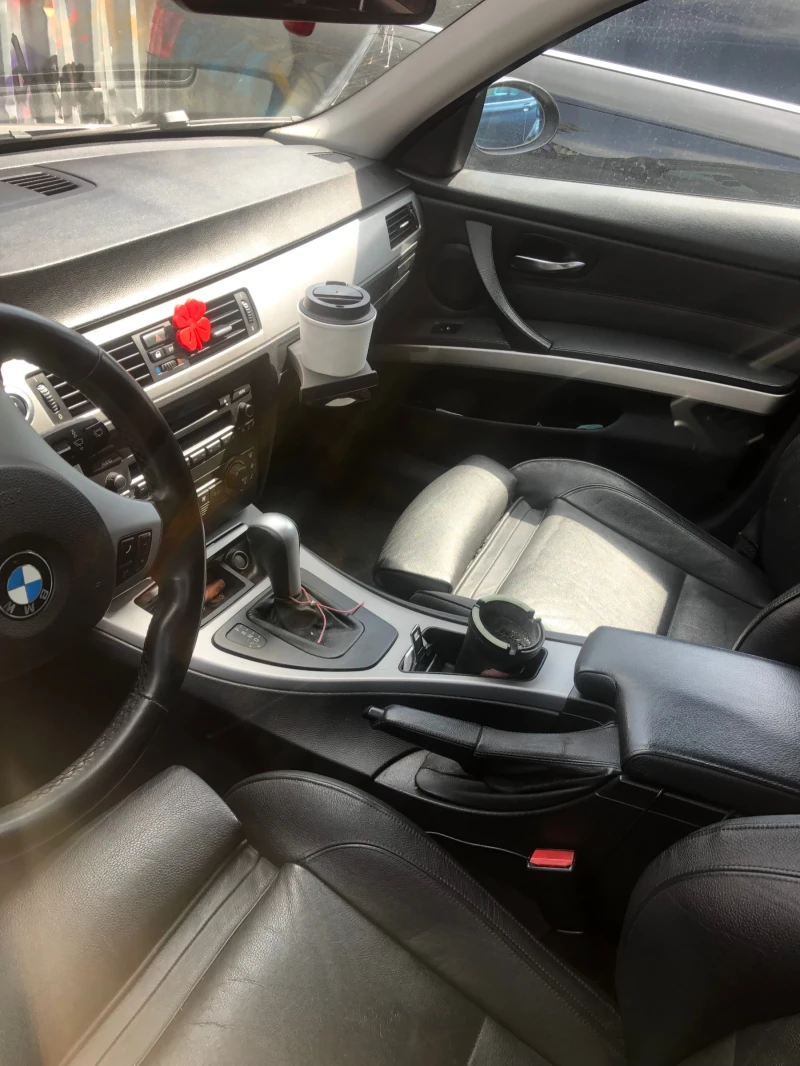 BMW 320 Е91 , снимка 11 - Автомобили и джипове - 47724348