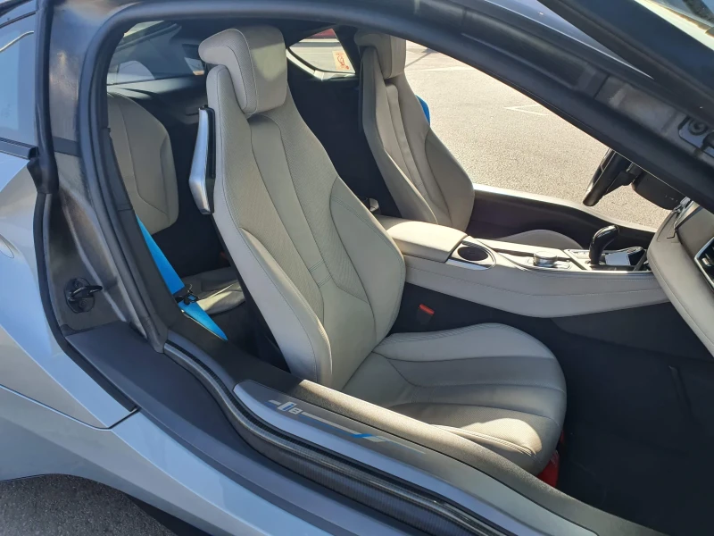 BMW i8 Купе, снимка 13 - Автомобили и джипове - 49292597