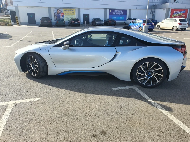 BMW i8 Купе, снимка 5 - Автомобили и джипове - 49292597