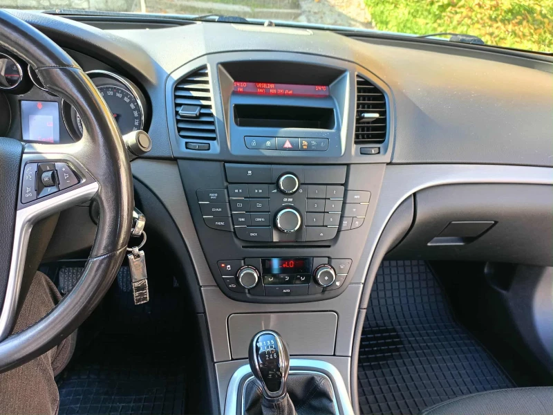 Opel Insignia 2.0 CDTI EURO 5, снимка 10 - Автомобили и джипове - 52498383