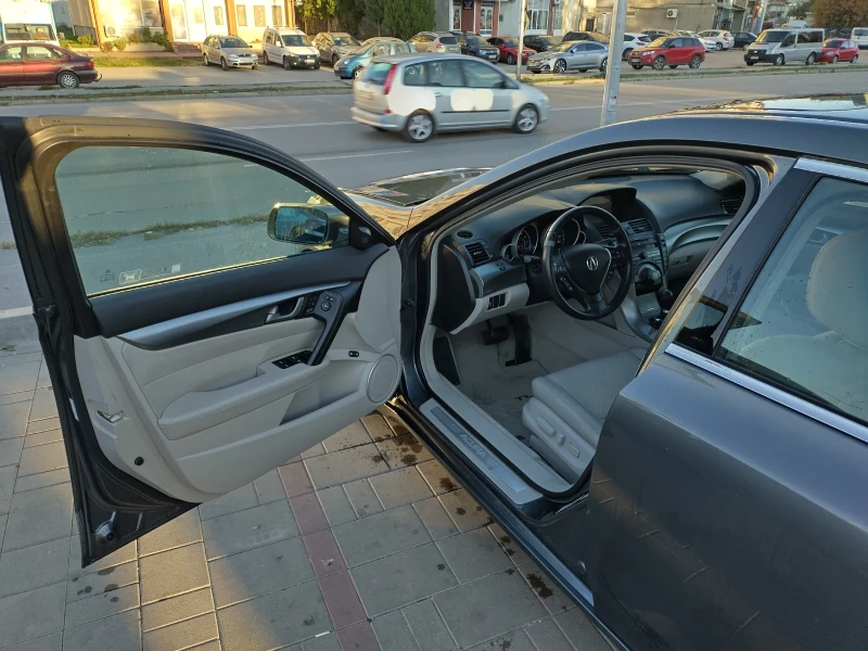 Acura Tl 3.5, снимка 10 - Автомобили и джипове - 52457516