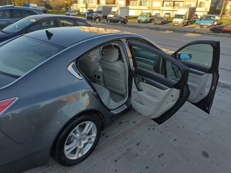 Acura Tl 3.5, снимка 11 - Автомобили и джипове - 52457516