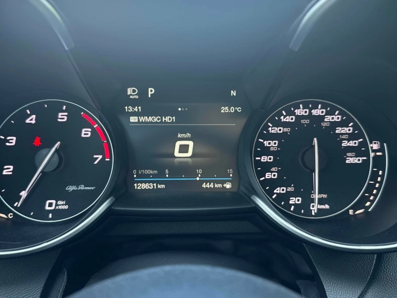 Alfa Romeo Giulia Ti С РЕГИСТРАЦИЯ & АВТО КРЕДИТ, снимка 8 - Автомобили и джипове - 53263687